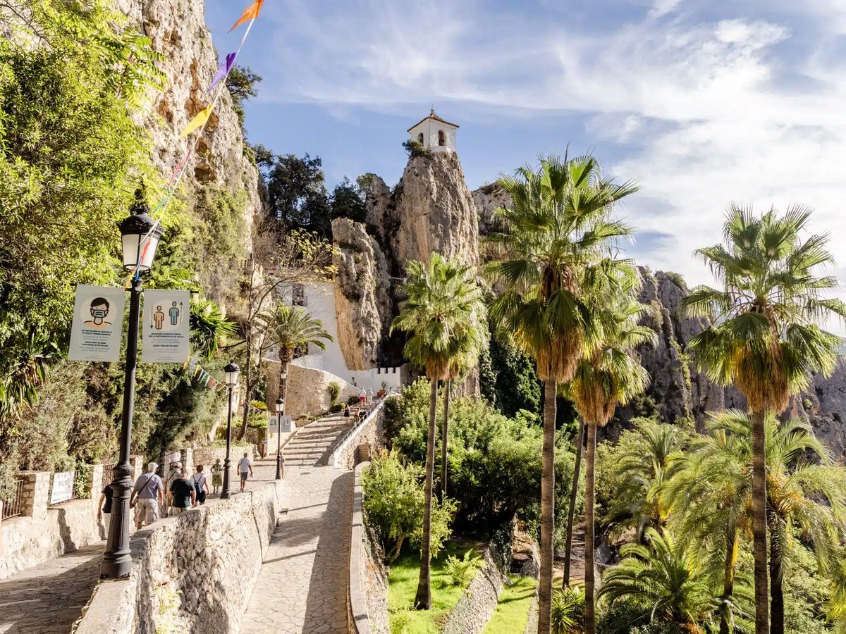 El-Castell-de-Guadalest-1